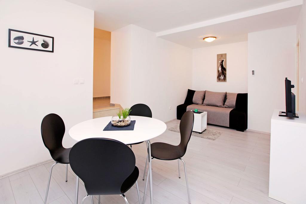 Apartments Park Vela Luka Habitación foto